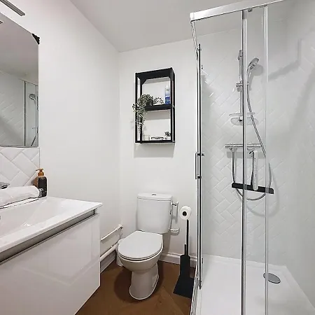 4 Modernes Climatises 8 Personnes